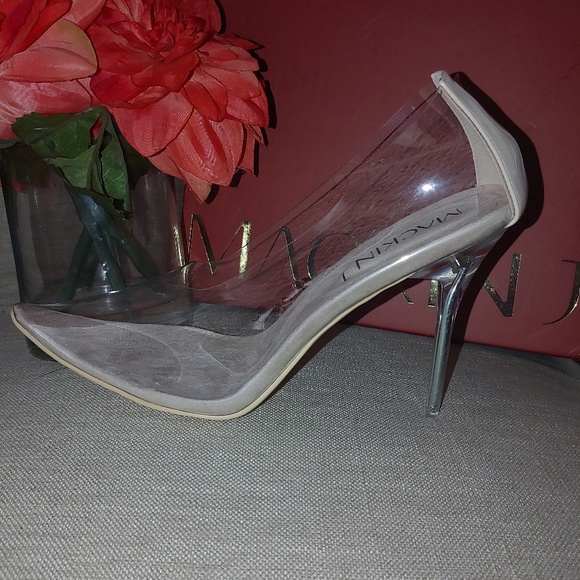 mackin j clear pumps